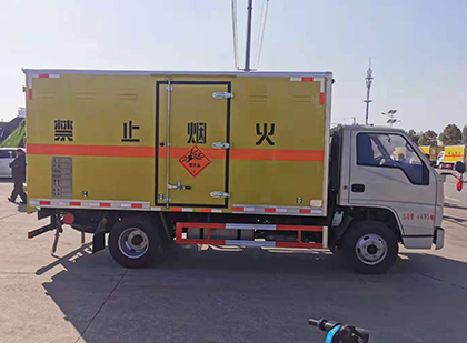 易门爆破器材运输车